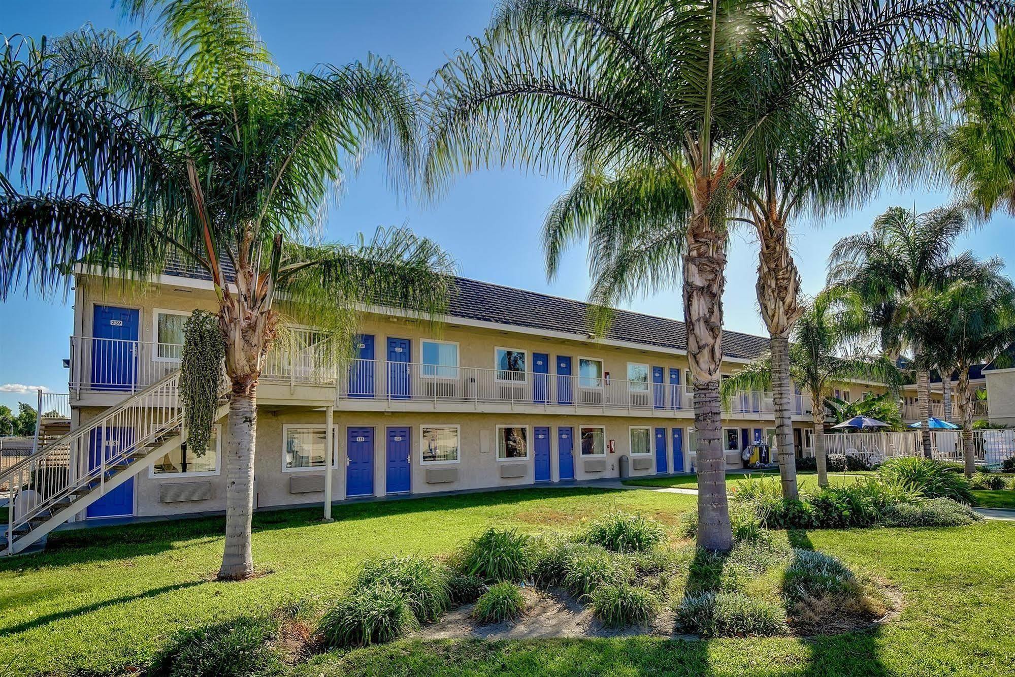Motel 6-Riverside, CA - South Exterior foto