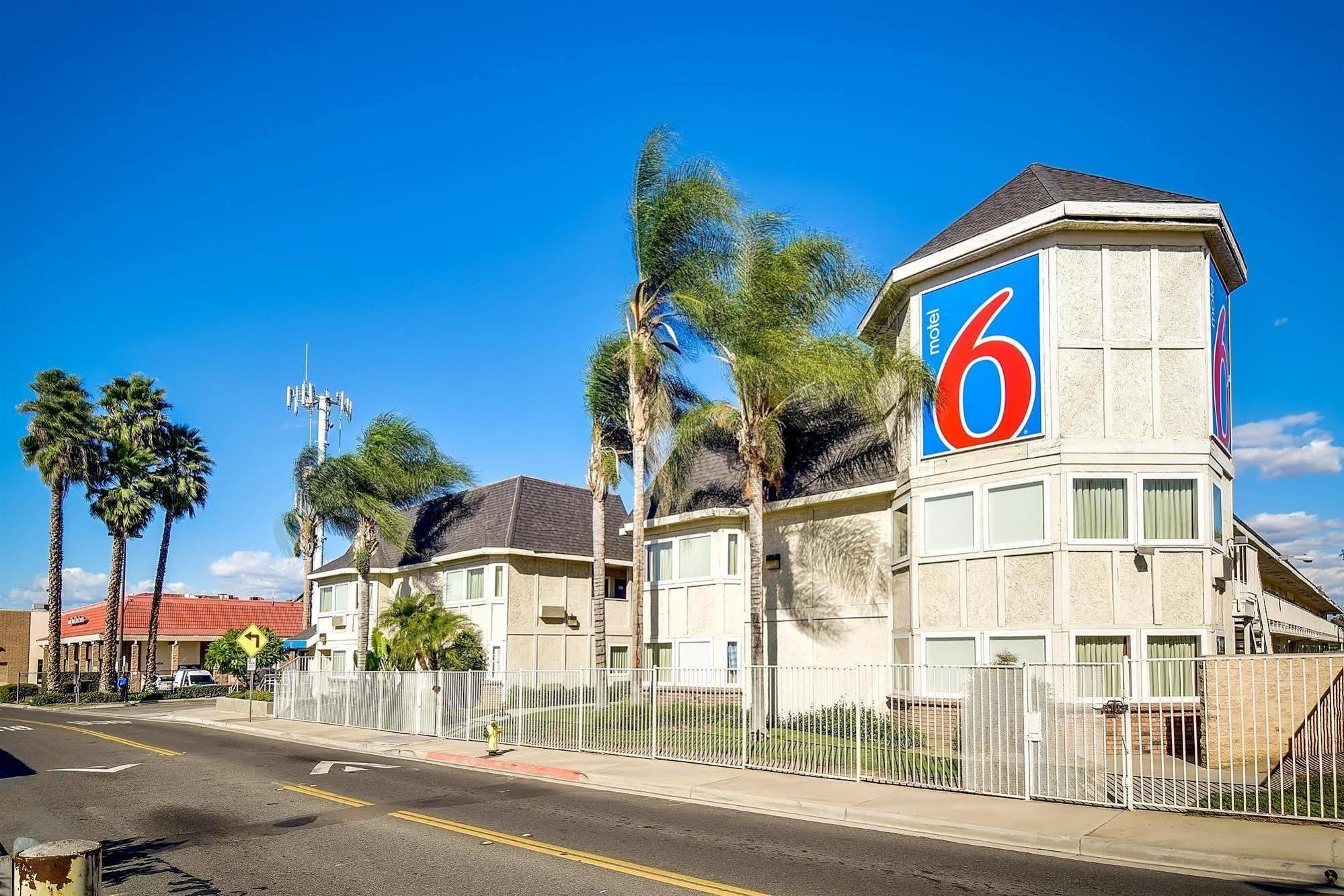 Motel 6-Riverside, CA - South Exterior foto